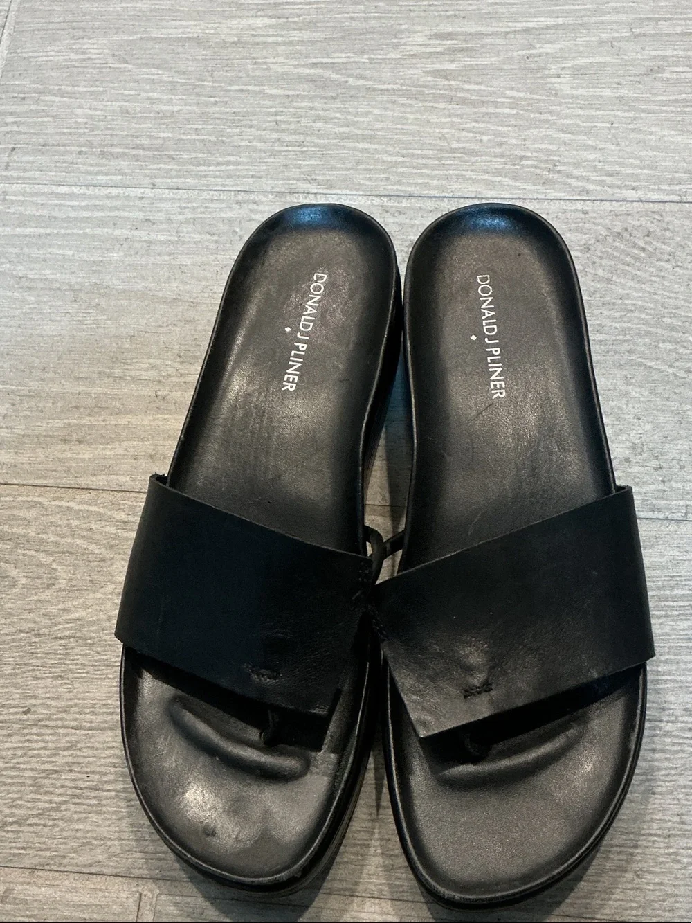 Donald J. Pliner Fifi Slide Black Leather Wide-Band Slide Sandals Women Sz 9.5N